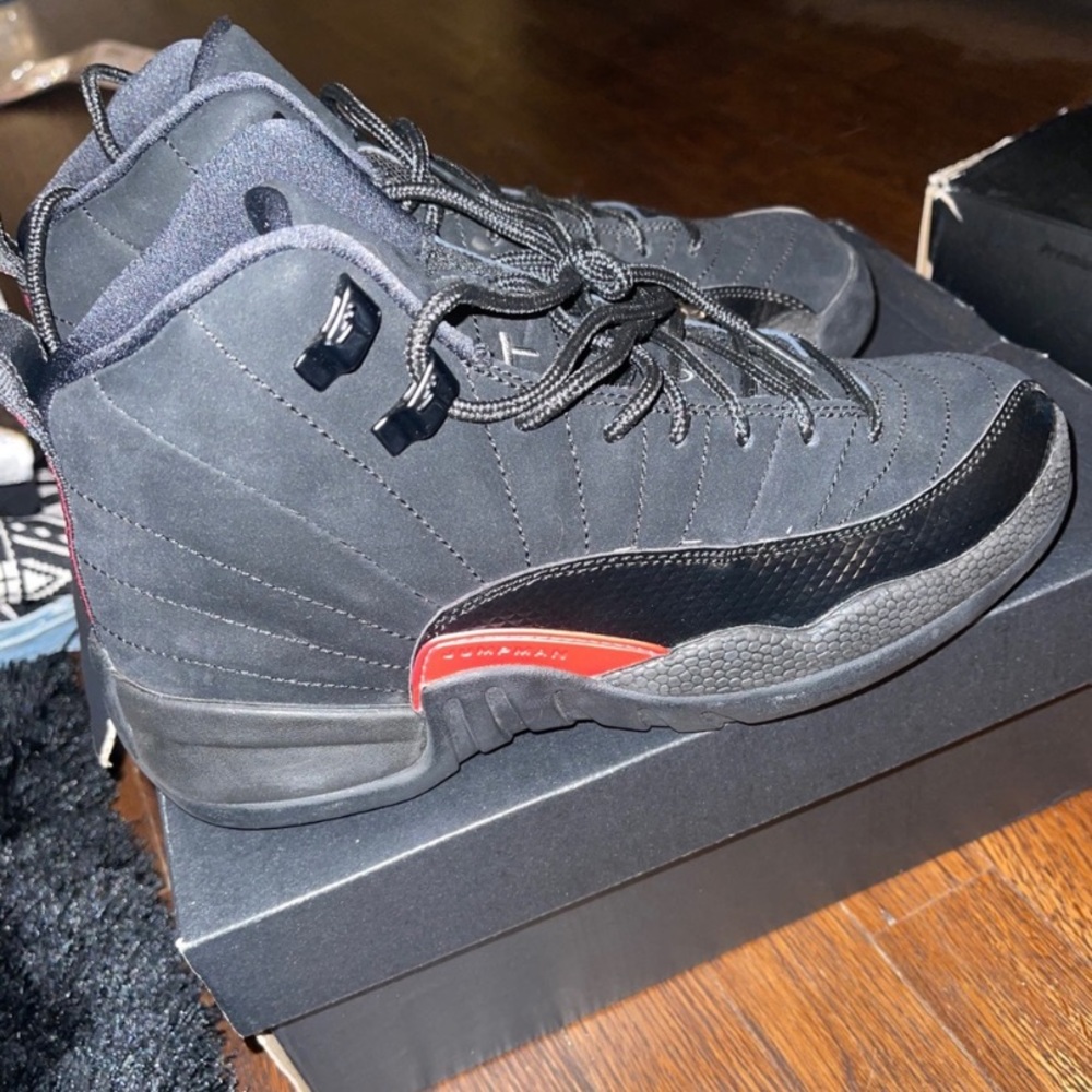 Jordan Retro 12’s “pink Rush”